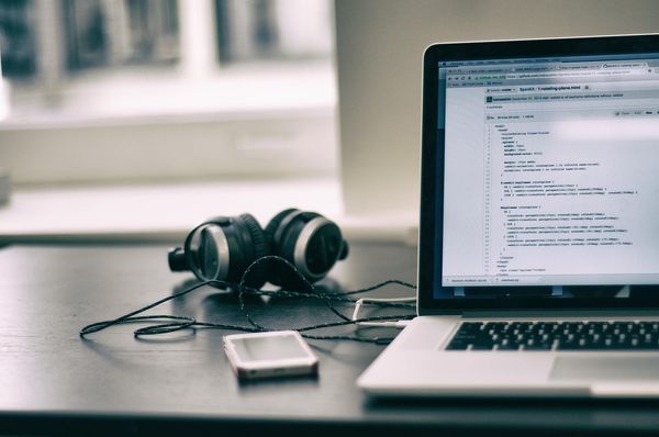 Jak wybrać dobry serwis do naprawy laptopów? Podpowiadamy!